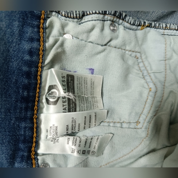 Levi's - Picture 5 of 5